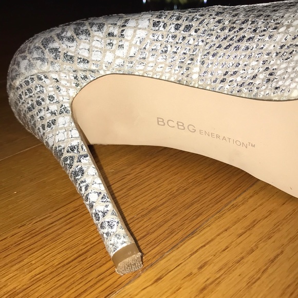 BCBG heels - Picture 5 of 6